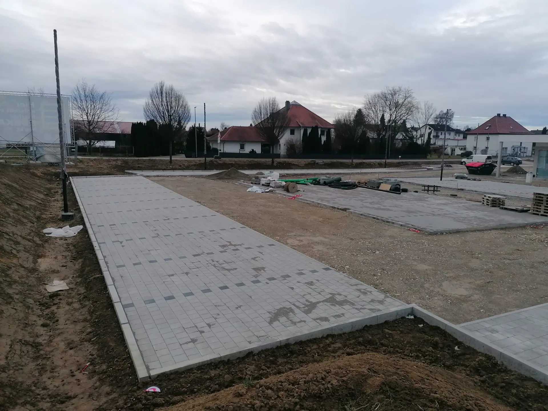 Moderne Außenanlagen